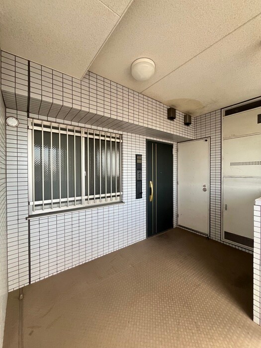 物件内観写真22　(玄関)