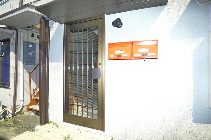 物件外観写真6　(エントランス部分)