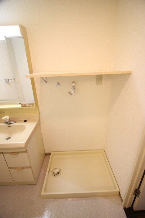 物件内観写真9　(洗濯機置場)