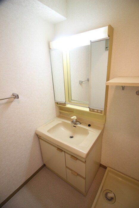 物件内観写真10　(洗濯機置場)