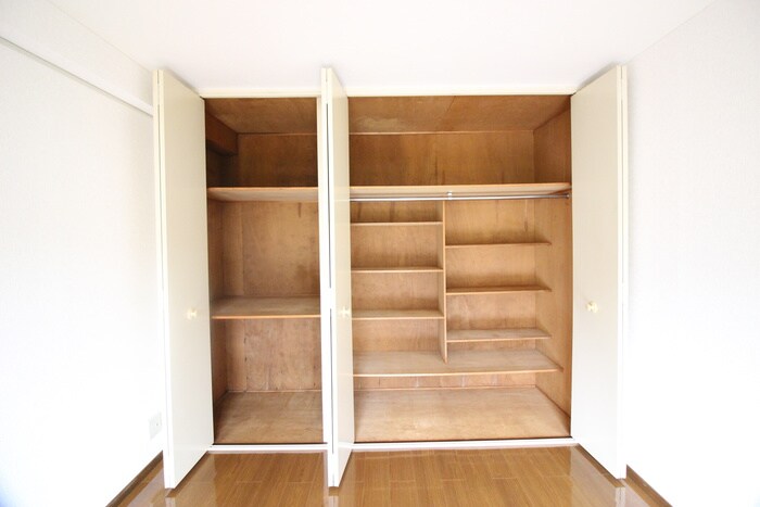 物件内観写真12　(収納)