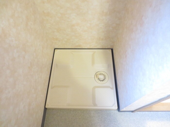 物件内観写真11　(洗濯機置場)