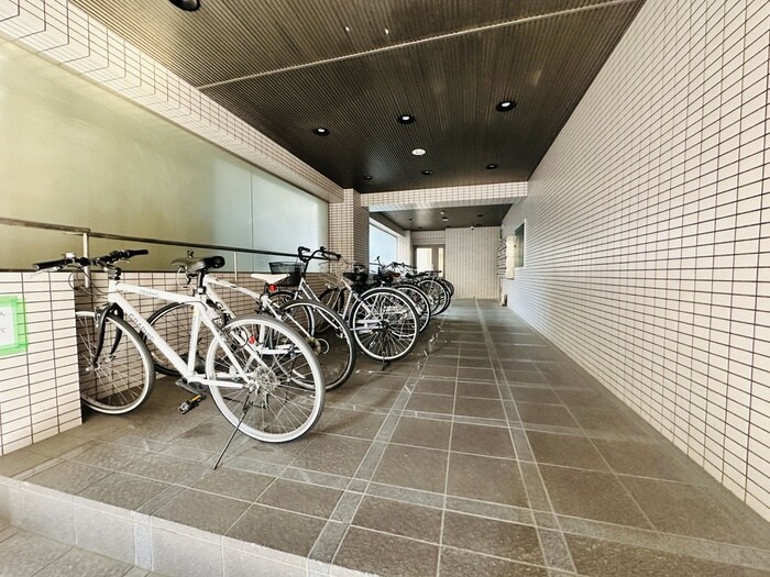 物件外観写真5　(駐輪場)