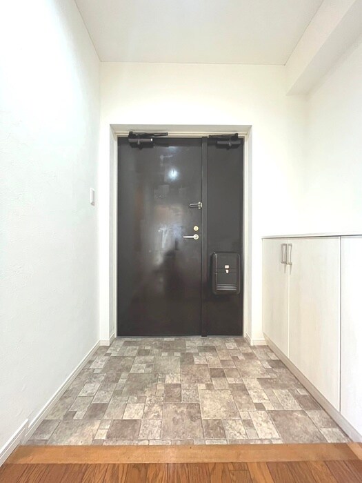 物件内観写真14　(玄関)
