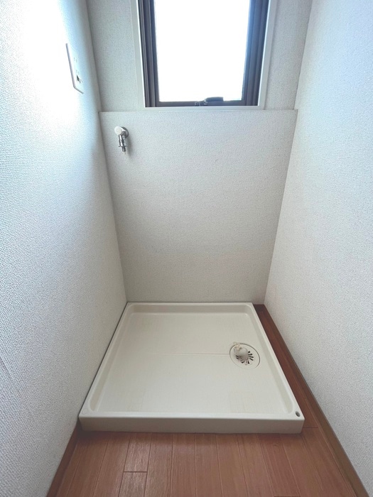 物件内観写真18　(洗濯機置場)