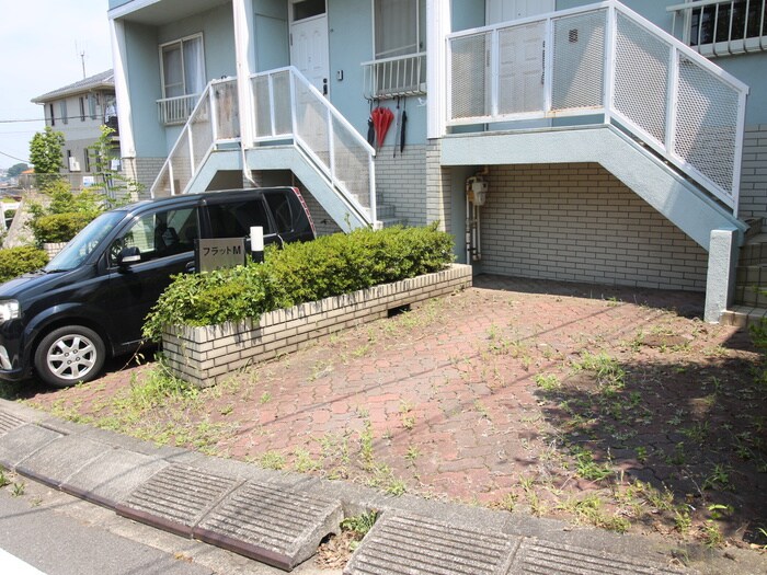 物件外観写真4　(駐車場)