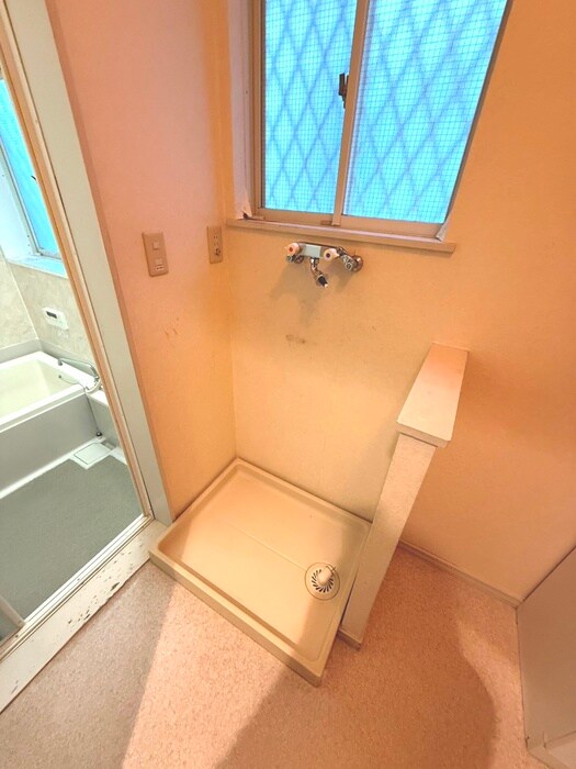 物件内観写真18　(洗濯機置場)