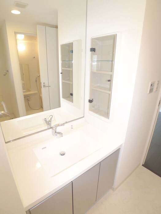 物件内観写真8　(洗面)