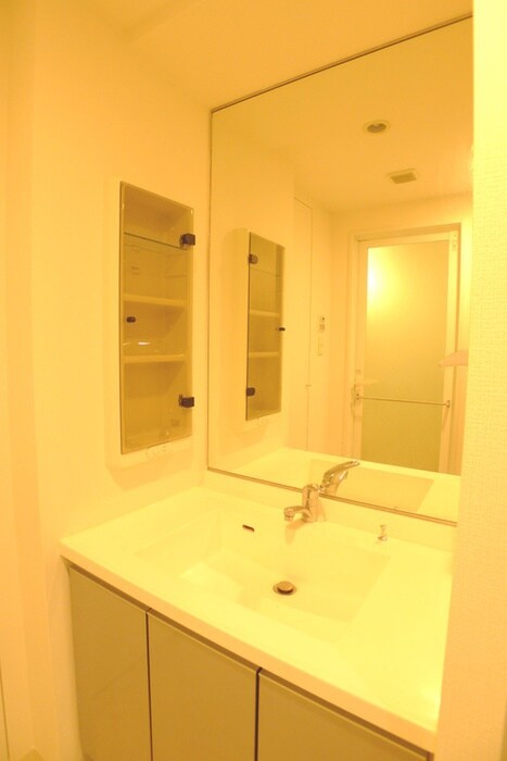 物件内観写真8　(洗面)