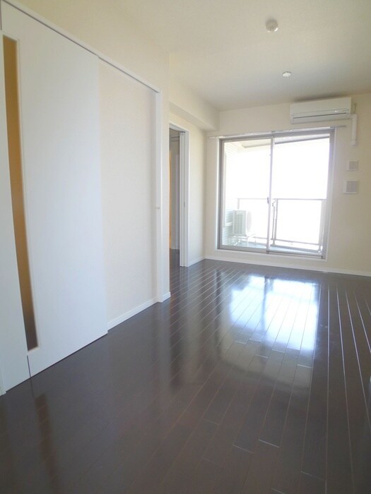 物件内観写真10　(室内からの展望)