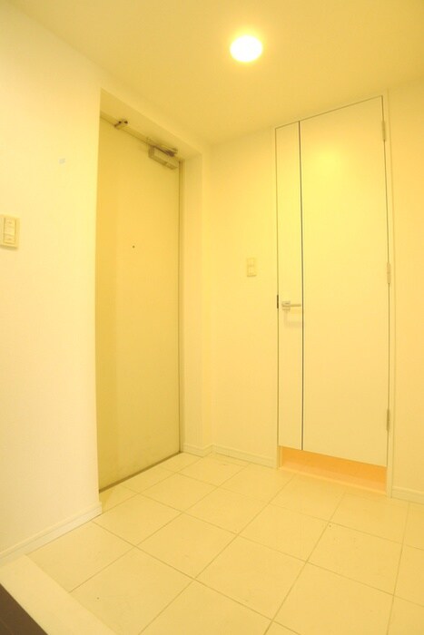 物件内観写真11　(玄関)