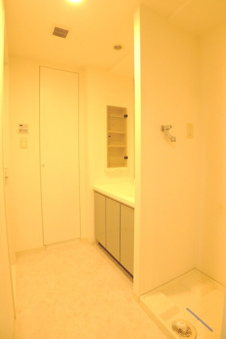 物件内観写真15　(洗濯機置場)