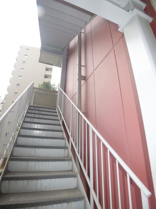 物件外観写真6　(エントランス部分)