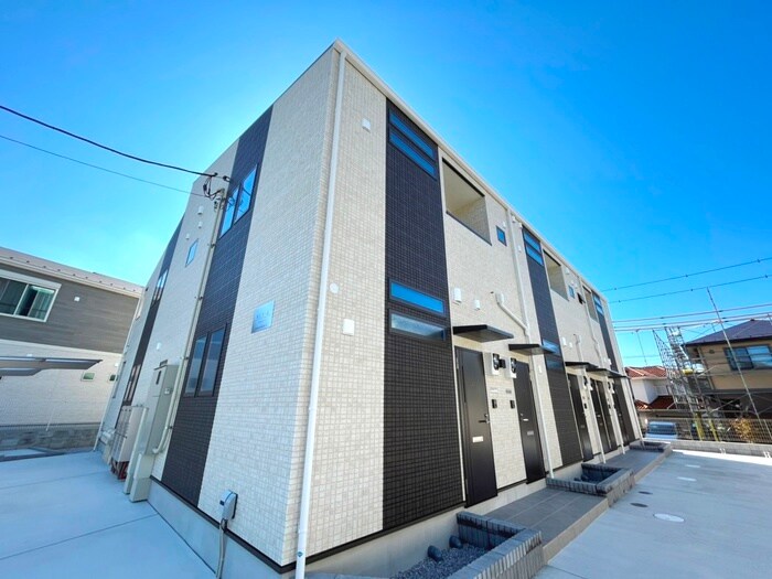 物件外観写真3　(エントランス部分)