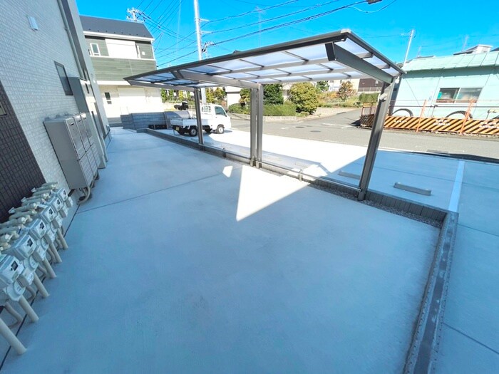 物件外観写真5　(駐輪場)