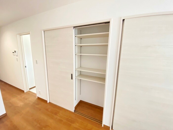 物件内観写真12　(収納)