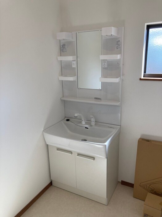 物件内観写真13　(洗面)