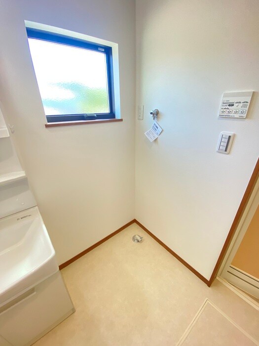 物件内観写真21　(洗濯機置場)