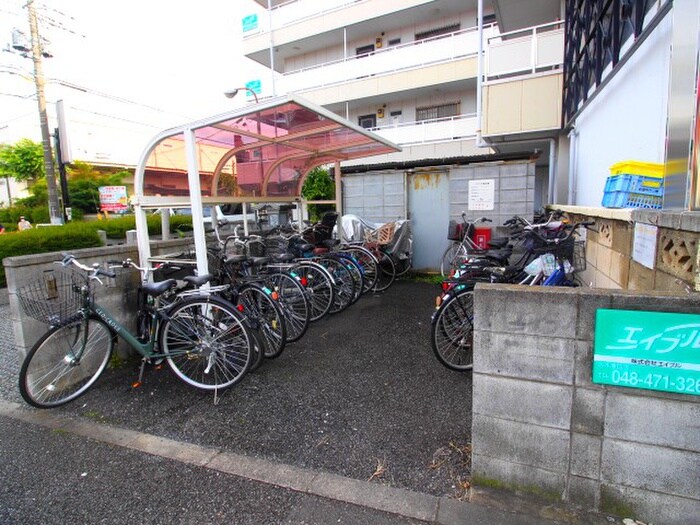 物件外観写真5　(駐輪場)