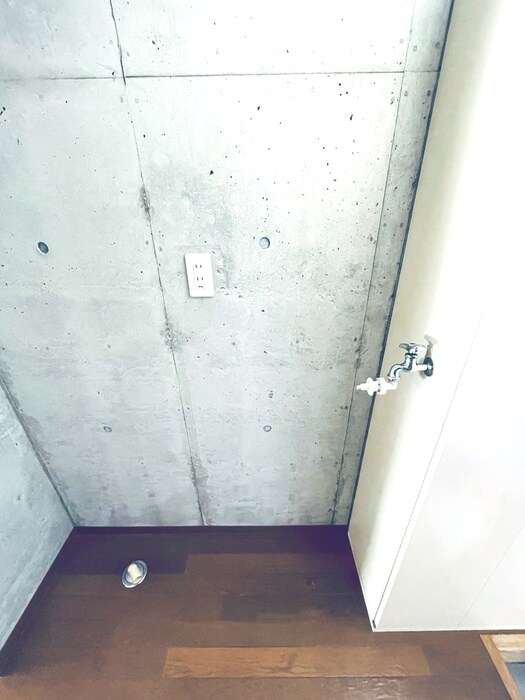 物件内観写真15　(洗濯機置場)