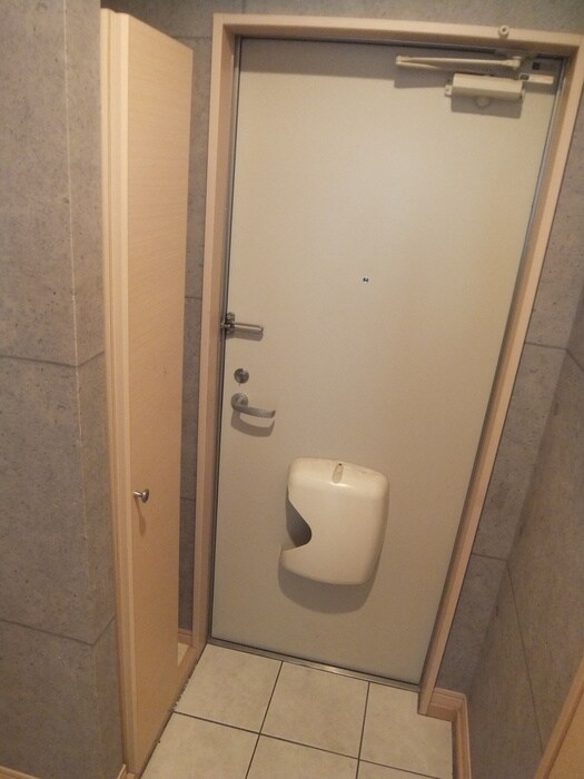 物件内観写真10　(玄関)