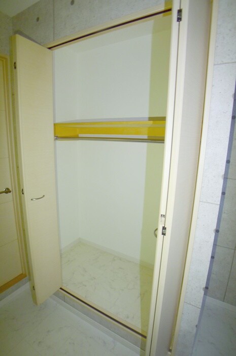 物件内観写真16　(収納)