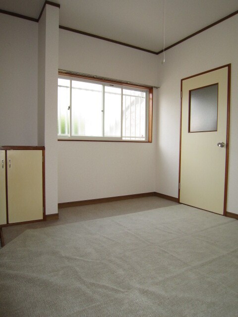 物件内観写真8　(居室)