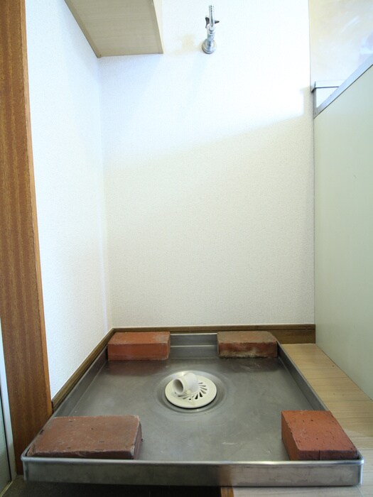 物件内観写真13　(洗濯機置場)