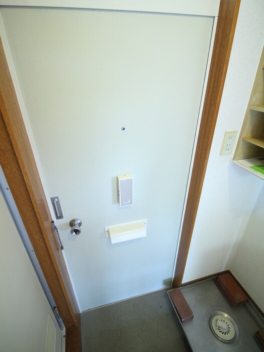 物件内観写真15　(玄関)