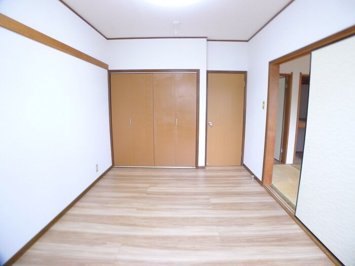 物件内観写真8　(居室)