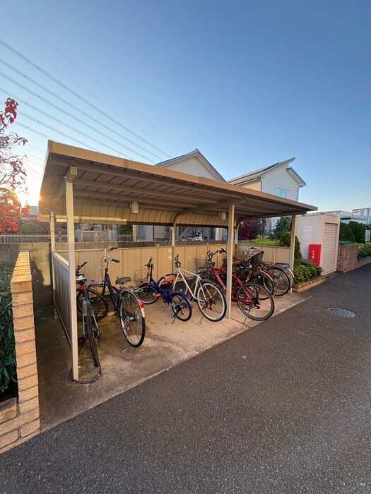 物件外観写真5　(駐輪場)