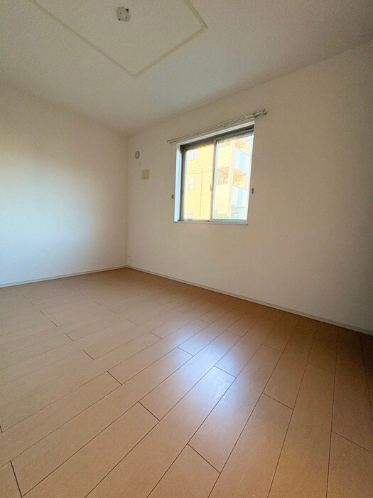 物件内観写真10　(居室)