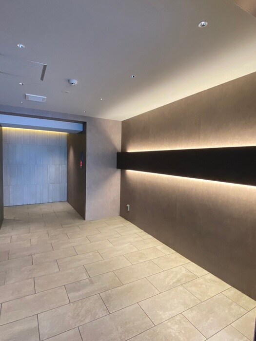 物件外観写真5　(エントランス部分)