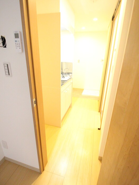 物件内観写真11　(廊下)