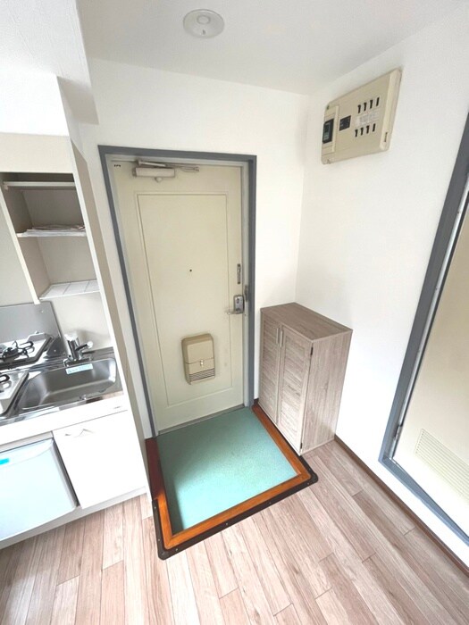 物件内観写真10　(玄関)