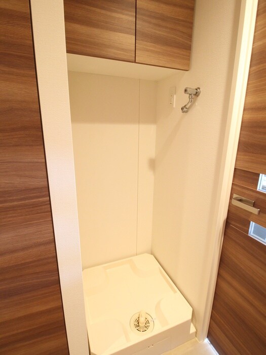 物件内観写真15　(洗濯機置場)