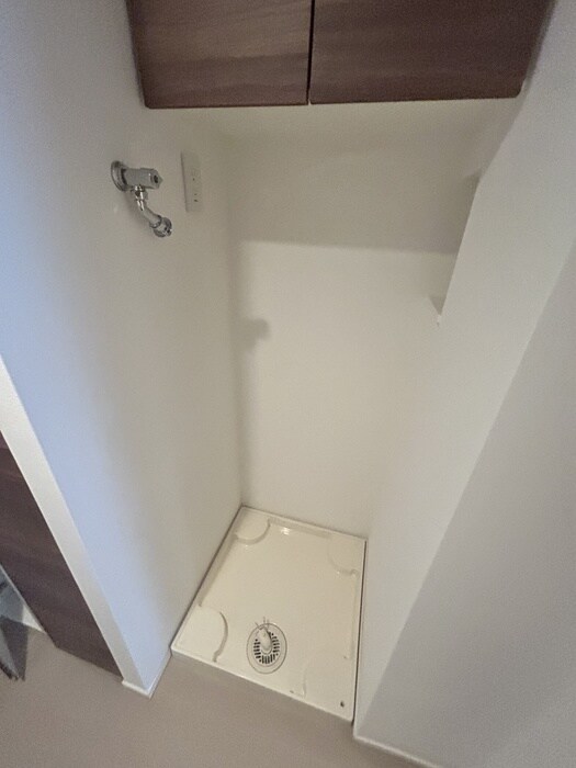 物件内観写真16　(洗濯機置場)