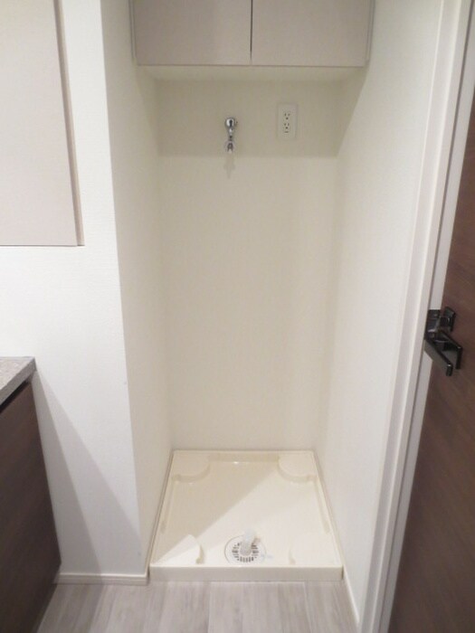 物件内観写真16　(洗濯機置場)