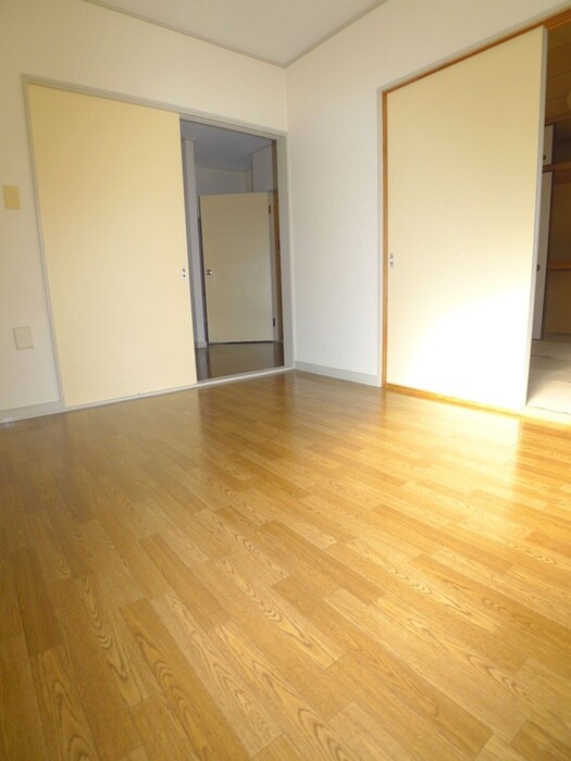 物件内観写真13　(収納)