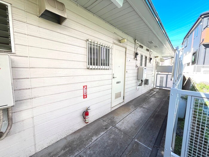 物件外観写真5　(エントランス部分)