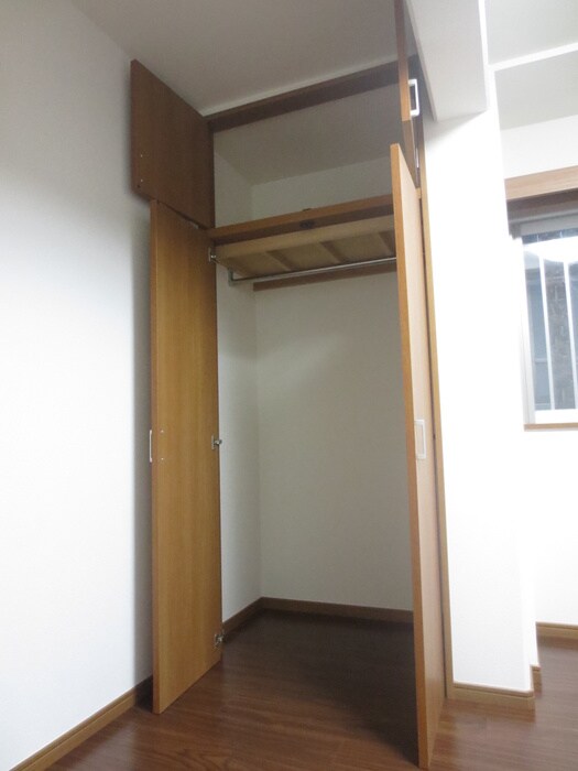 物件内観写真12　(収納)