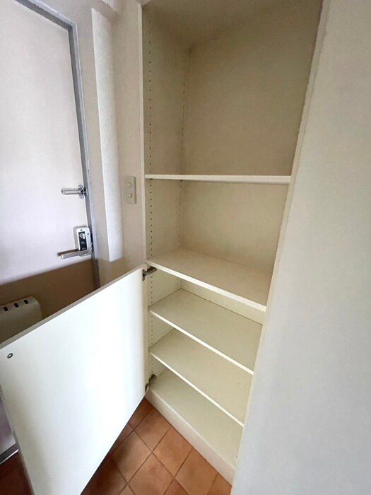 物件内観写真11　(靴箱)