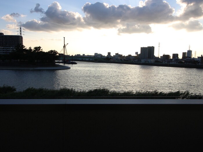 物件内観写真17　(室内からの展望)