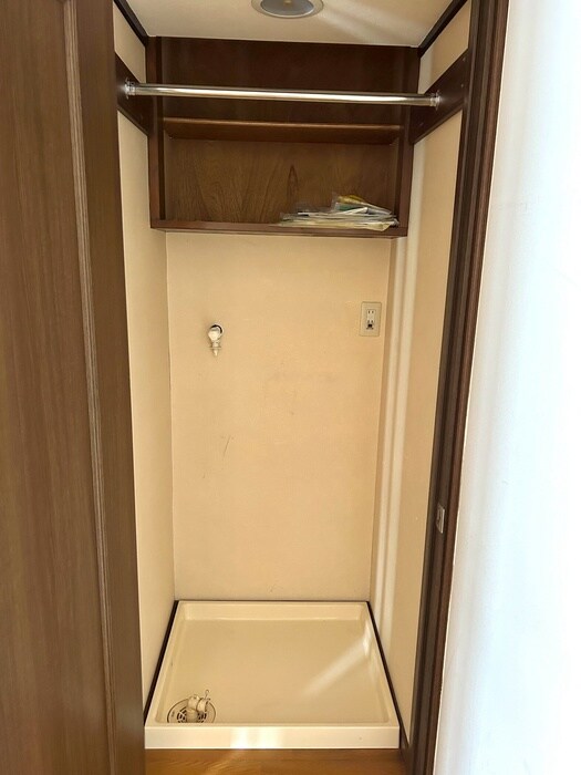 物件内観写真14　(洗濯機置場)