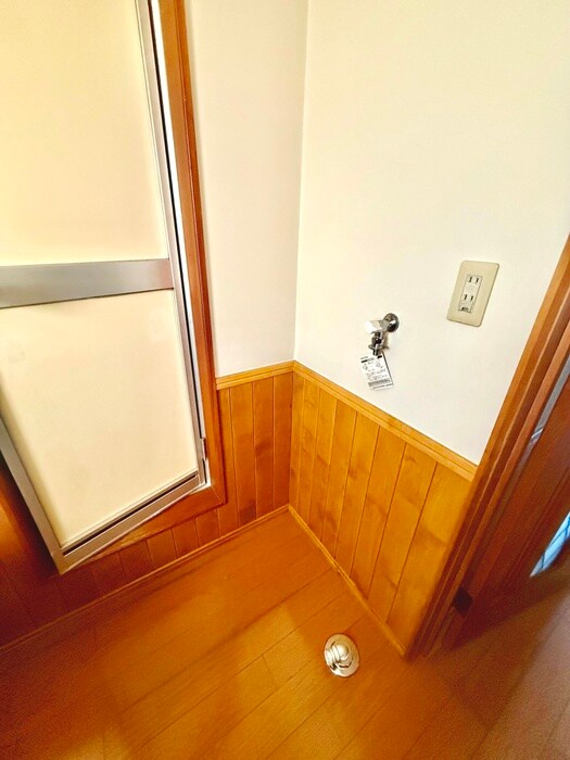 物件内観写真14　(洗濯機置場)