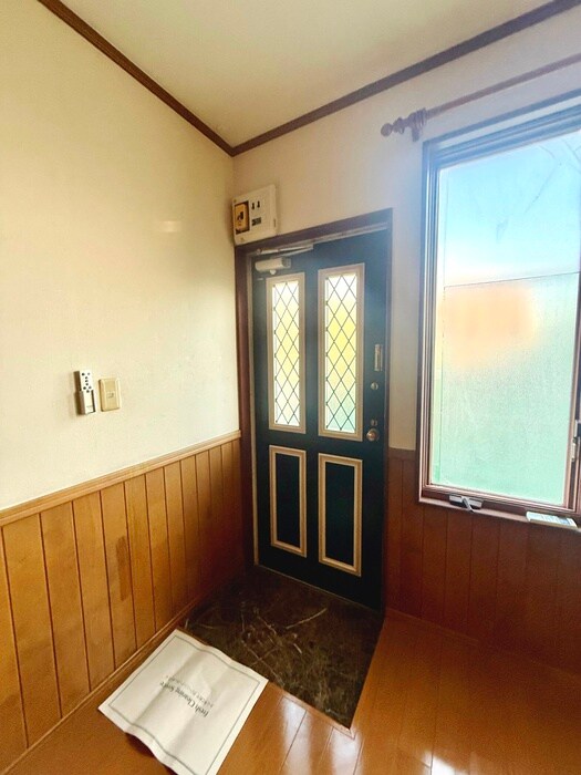 物件内観写真15　(玄関)