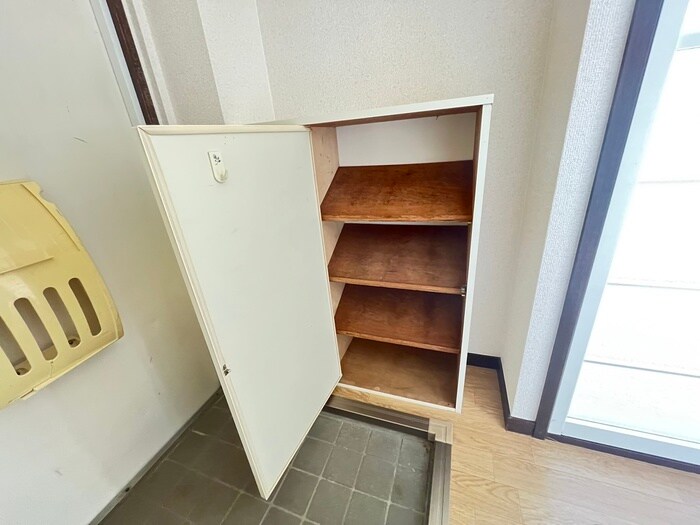 物件内観写真16　(靴箱)