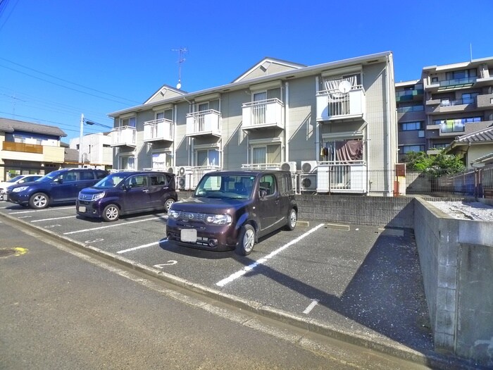 物件外観写真5　(駐車場)