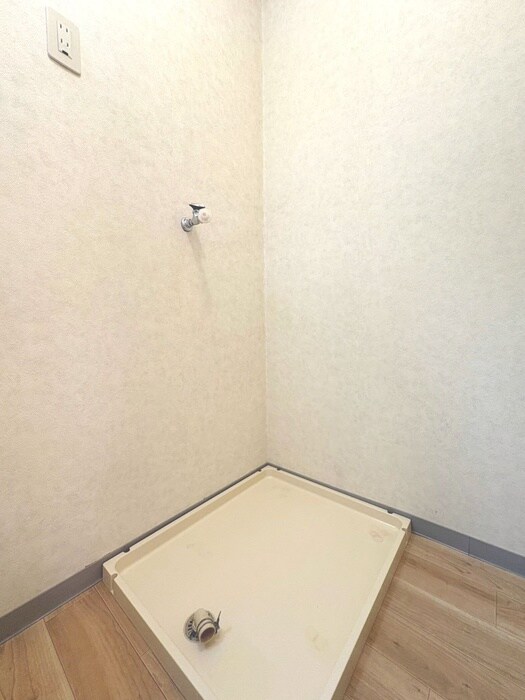 物件内観写真12　(洗濯機置場)