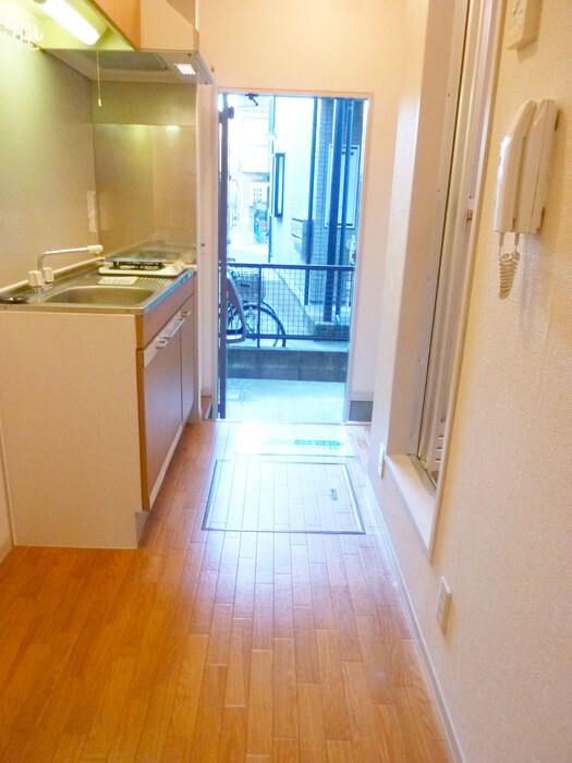 物件内観写真7　(玄関)